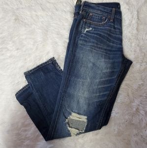 HOLLISTER VINTAGE BOYFRIEND RIPPED JEAN CAPRIS!